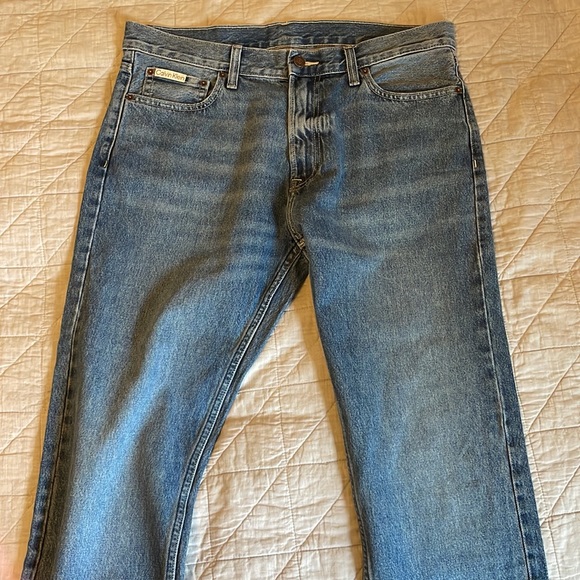 Brand new Calvin Klein slim straight - Picture 3 of 4
